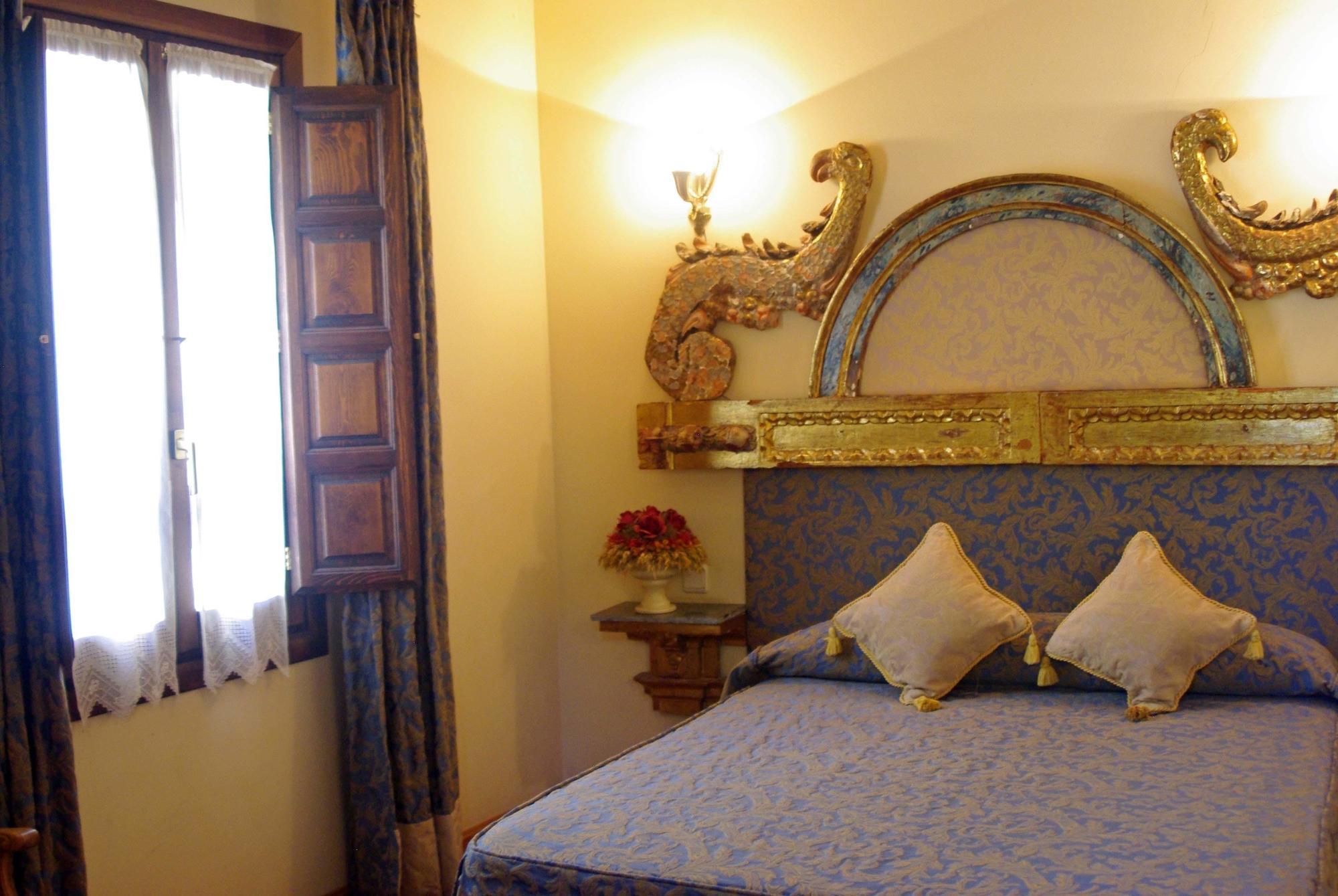 Hotel Alcazar Segóvia Quarto foto